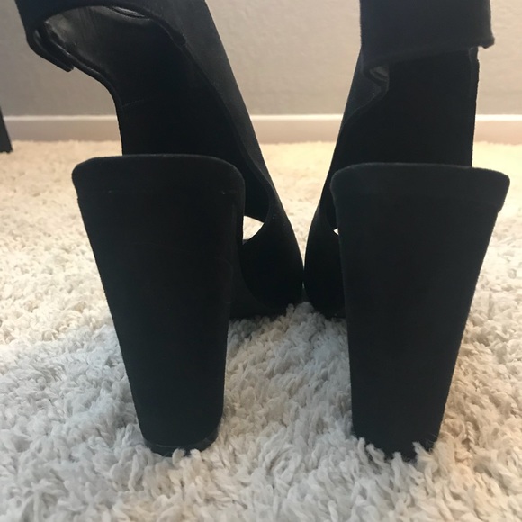 Ankle heels - Picture 3 of 6